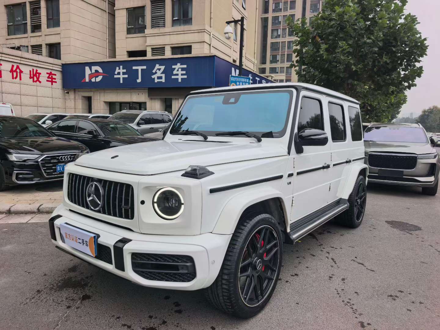 Mercedes-Benz G-Class G550