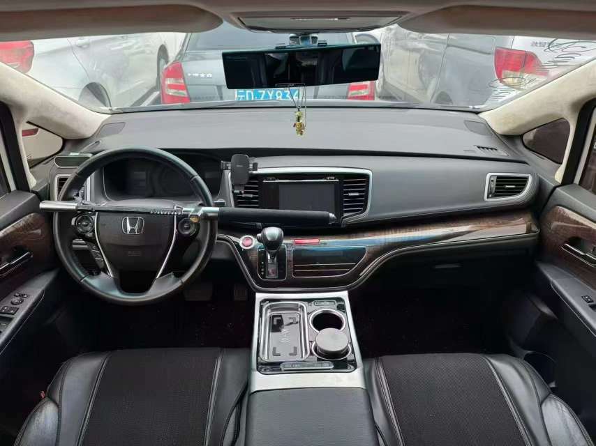 Honda Odyssey 2.4L Earth Dreams CVT 5