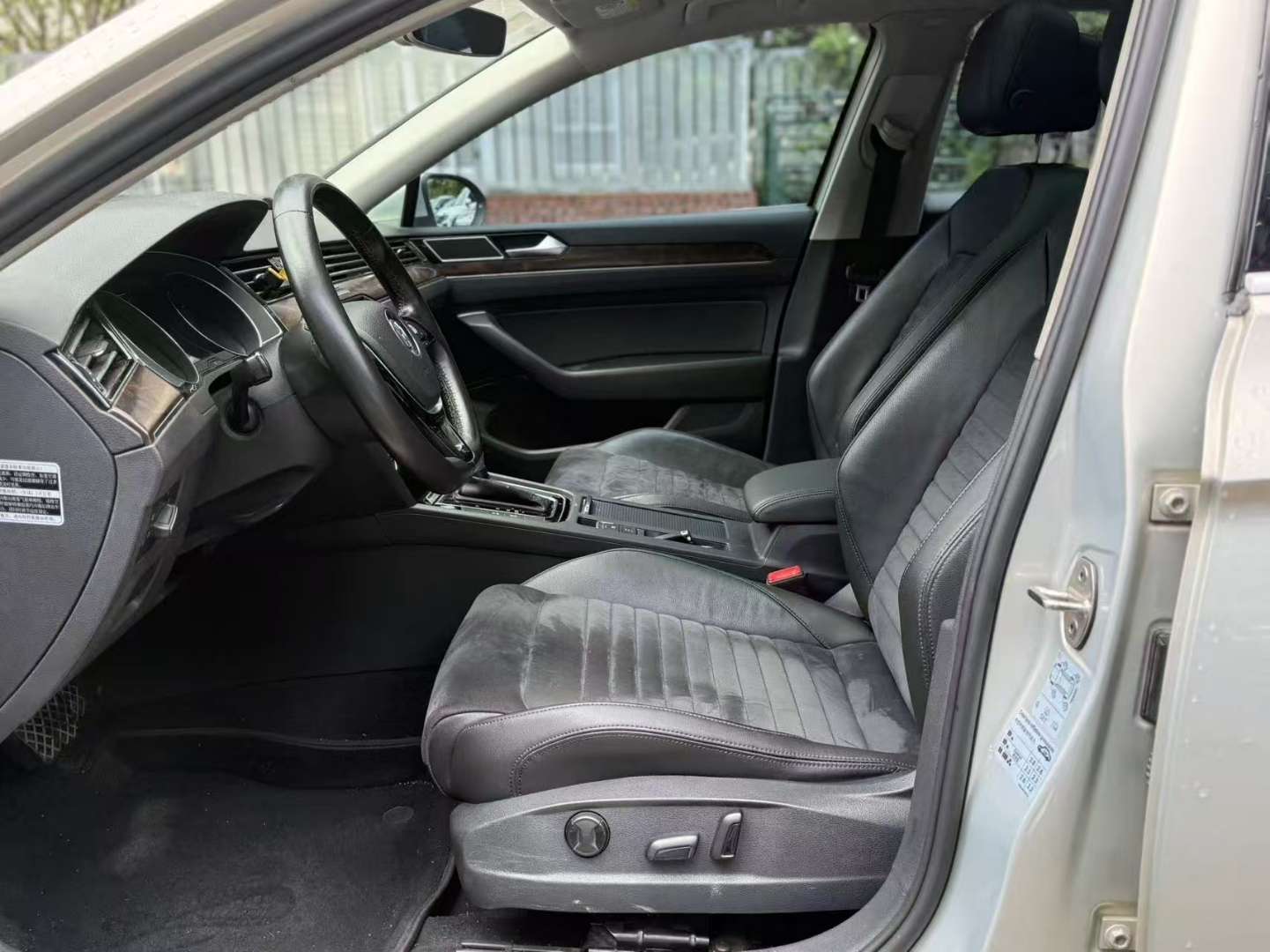 Volkswagen Magotan 17 330TSI DSG Luxury 1.8T 5