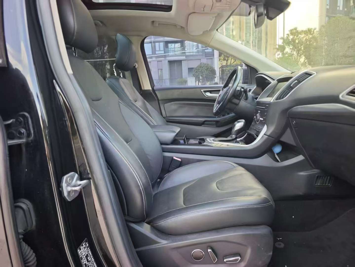 Ford Edge 2016 2.0T AWD Platinum Elite 7-Seater Top Trim 7