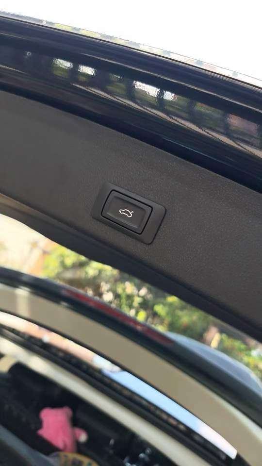 Audi Q5 2.0TFSI 40TFSI Classic Edition Advance 8