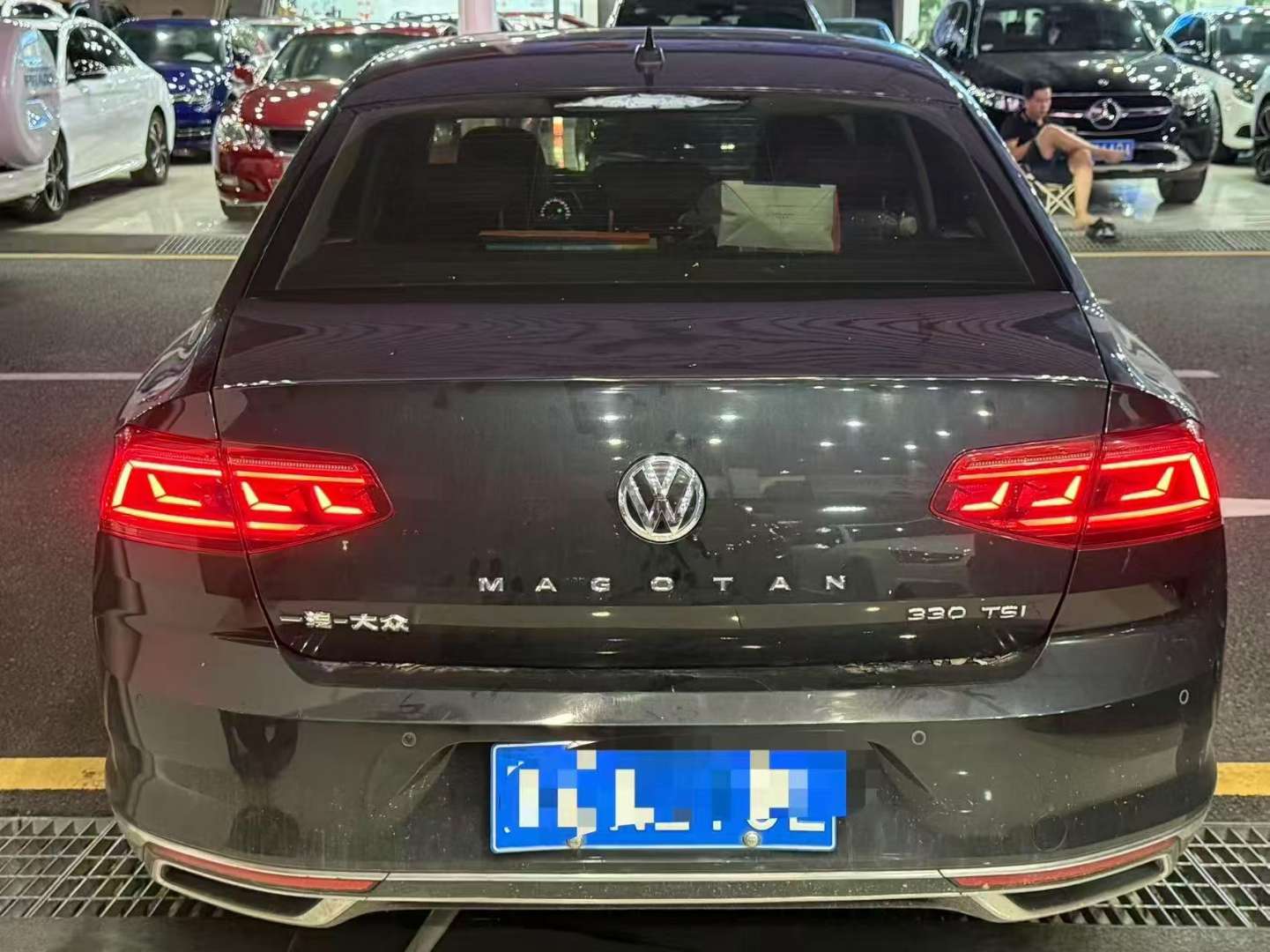 Volkswagen Magotan 1.4T Automatic Sunroof Comfort 4