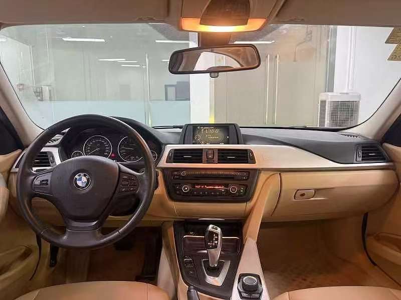 BMW 3 Series 2014 320i Fashion 5