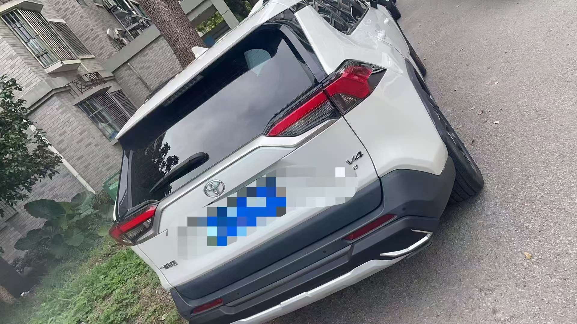 Toyota RAV4 AWD Premium 2