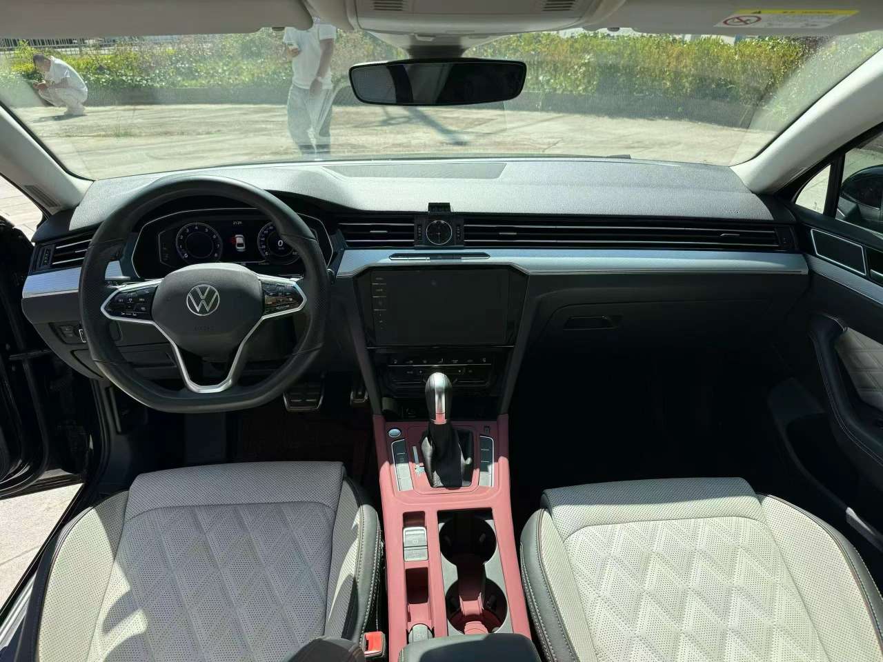 Volkswagen Magotan 2.0T Luxury Edition 6