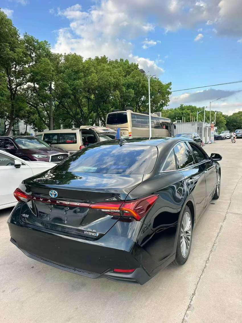 Toyota Avalon 2.5L Hybrid 4