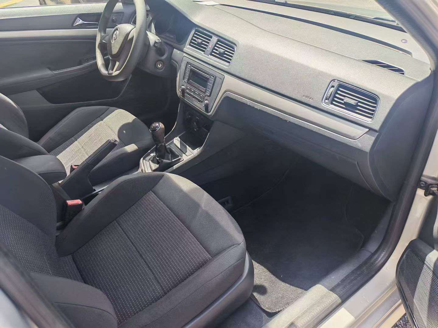 Volkswagen Lavida 6