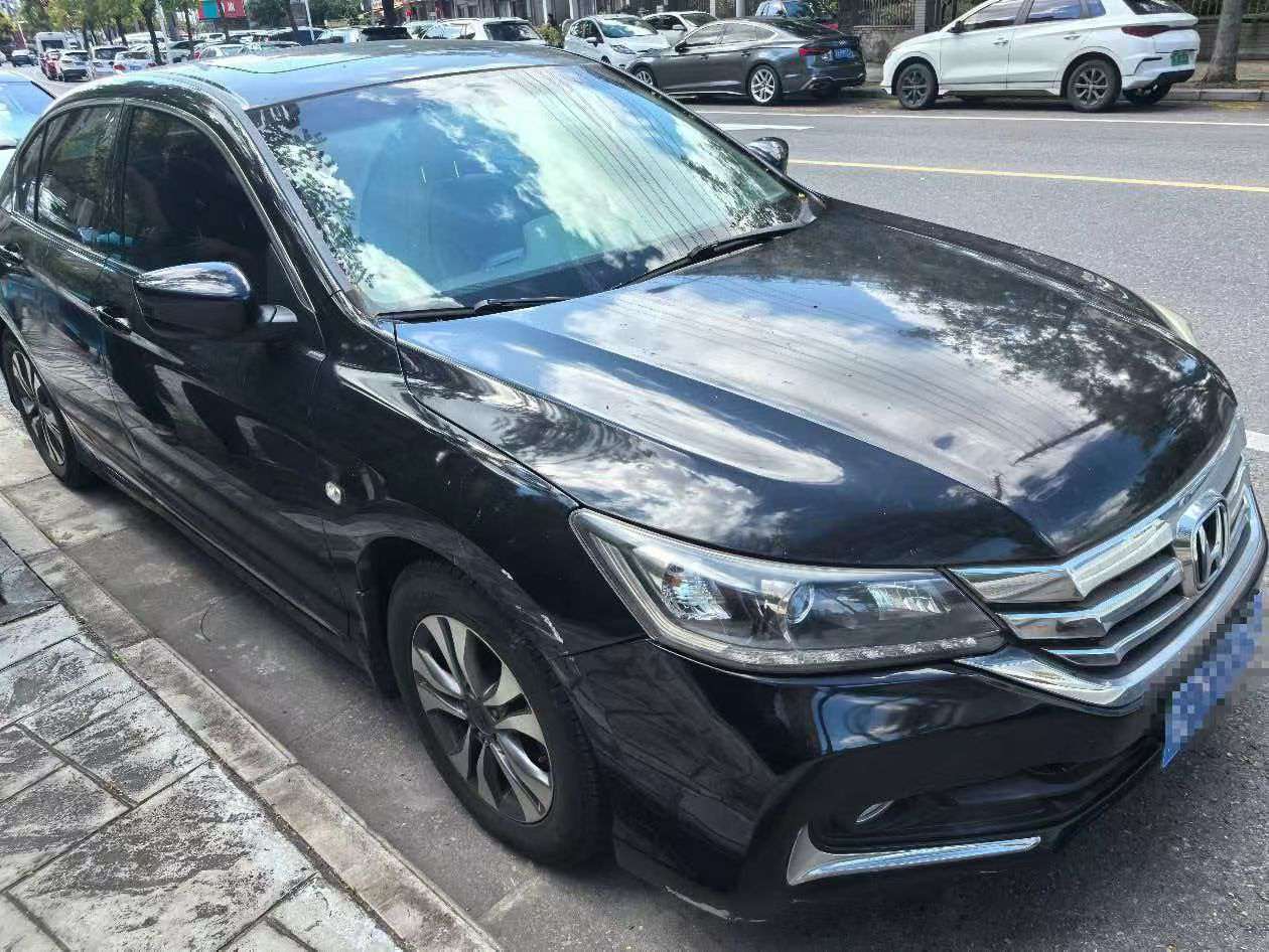 Honda Accord 2015 2.0L Automatic Sunroof 4