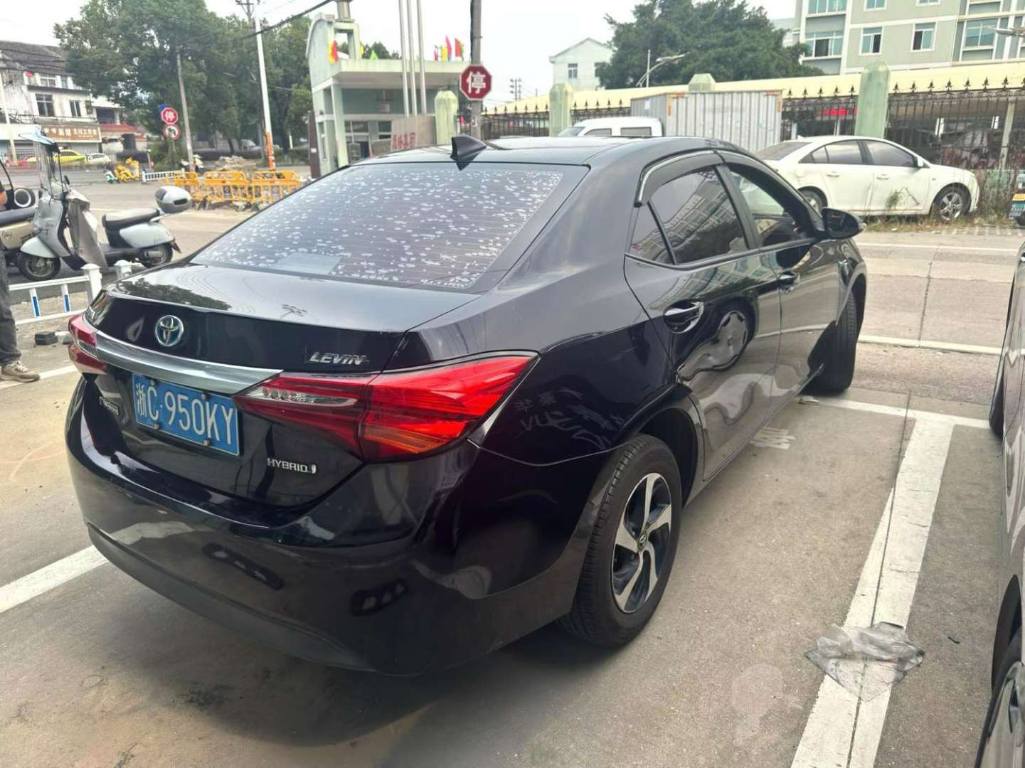 Toyota Levin 2018 1.8H CVT GS-V Premium 2