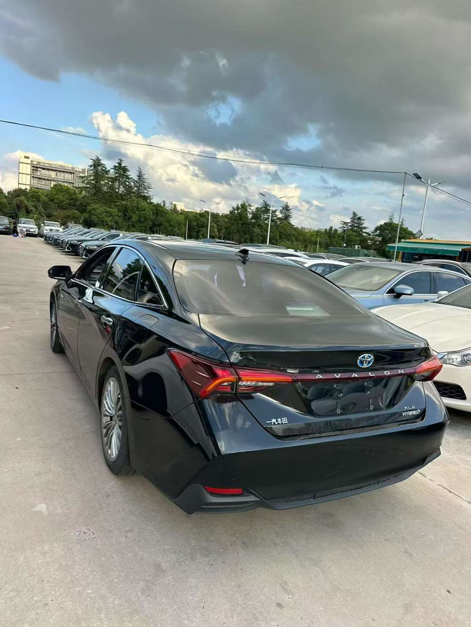 Toyota Avalon 2.5L Hybrid 3