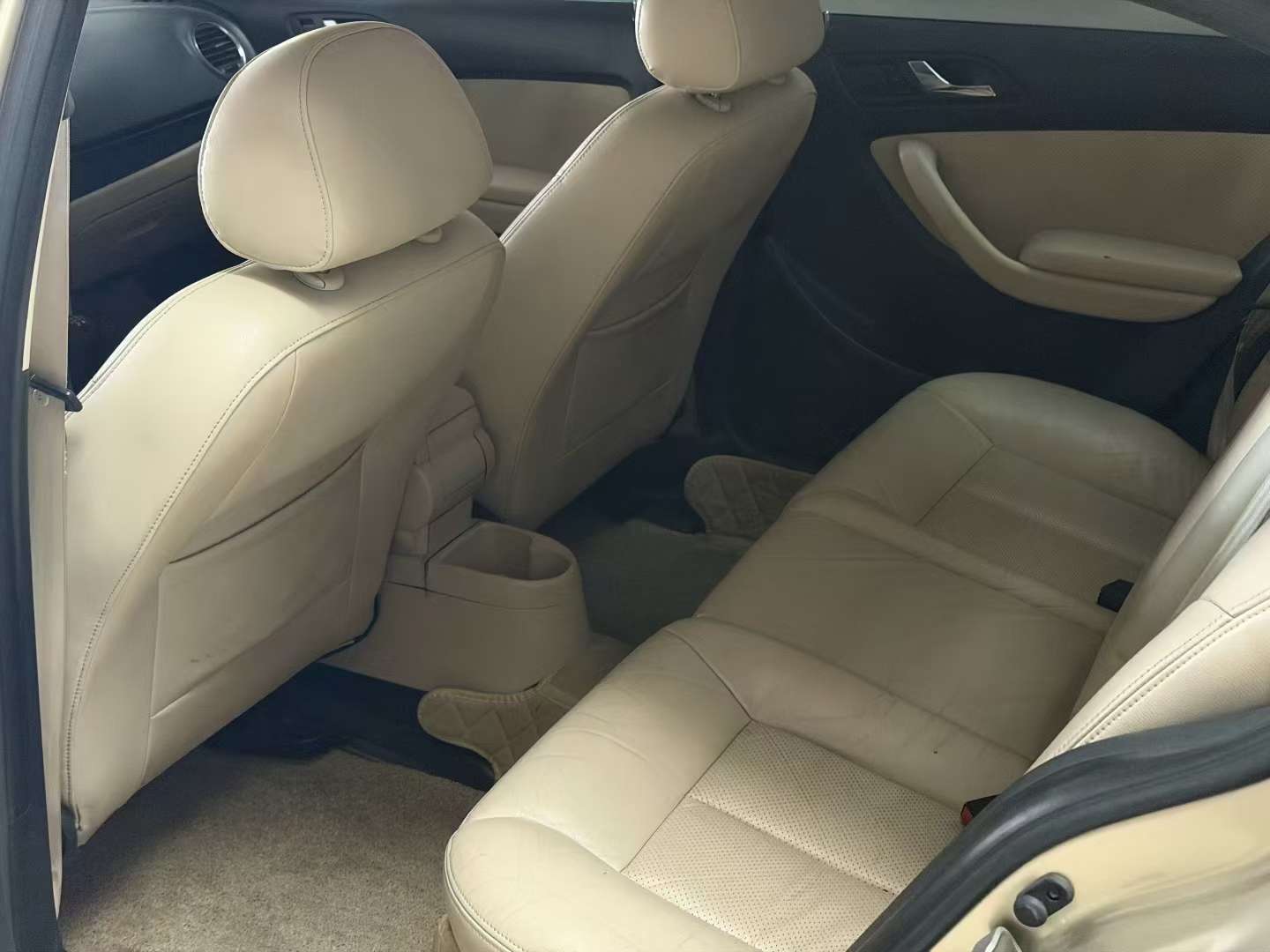 Volkswagen Lavida 8