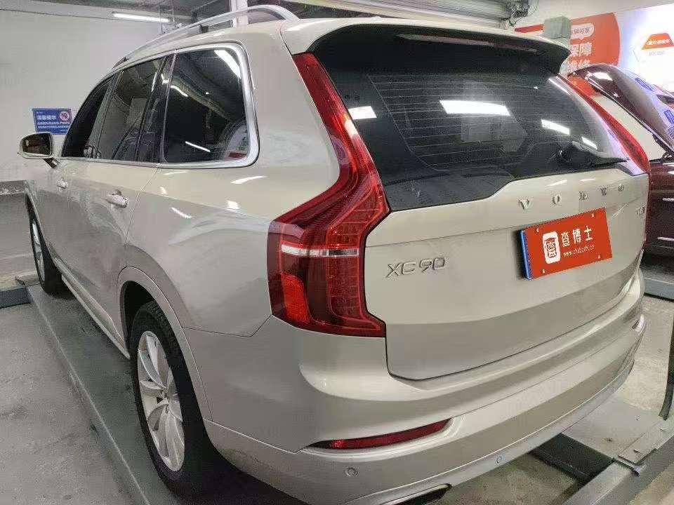Volvo XC90 2.0T AWD T6 Zhiyi Edition 7-Seater 4