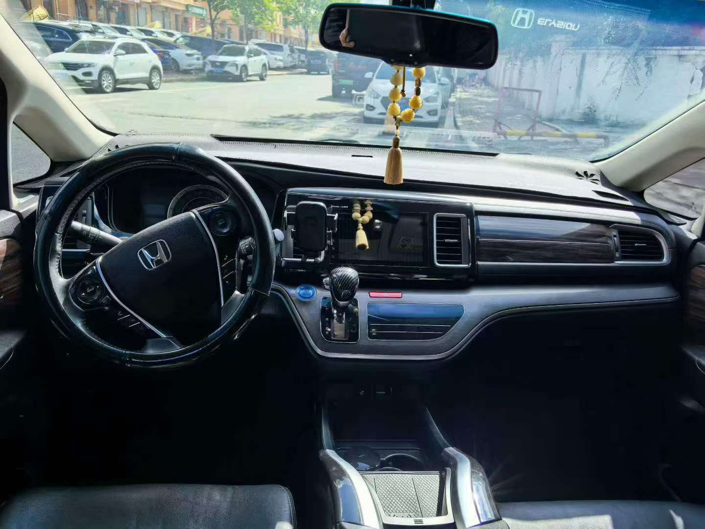 Honda Elysion 2016 9