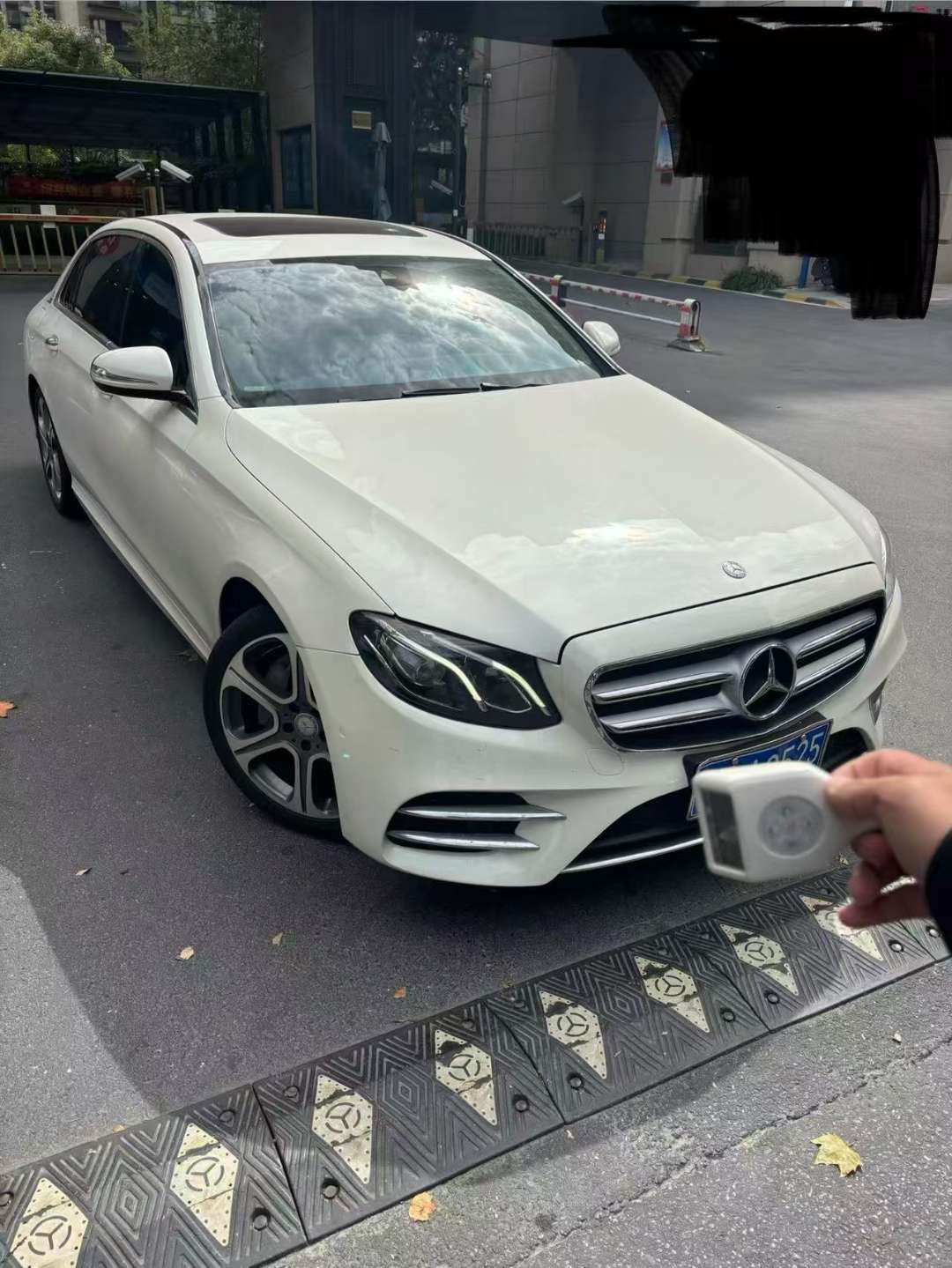 Mercedes-Benz E-Class E300L