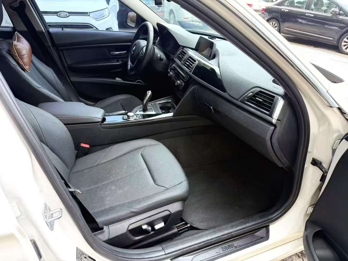 BMW 3 Series 320Li 2.0T Sport 7