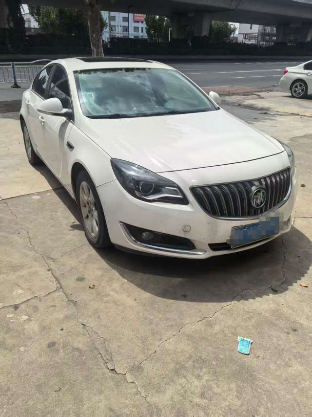 Buick Regal 1.6T Automatic Sunroof 4