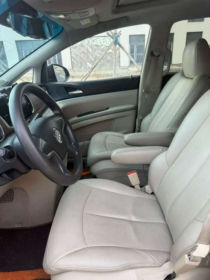 Buick GL8 2.4 Automatic 6