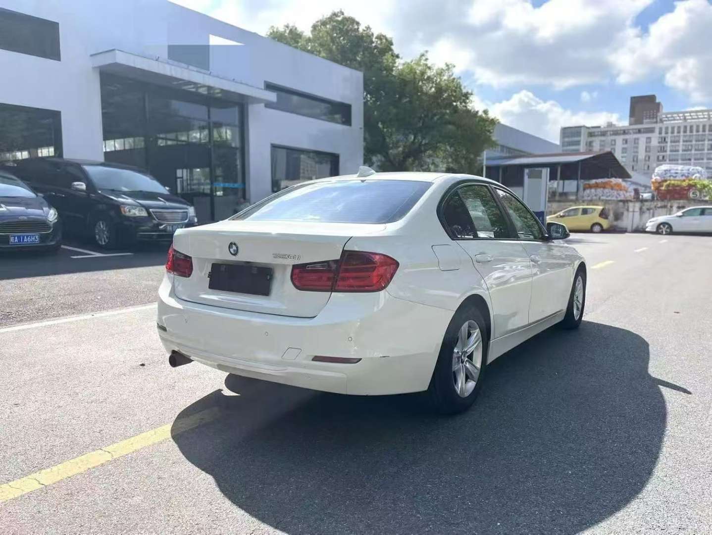 BMW 3 Series 320i Fashion 3