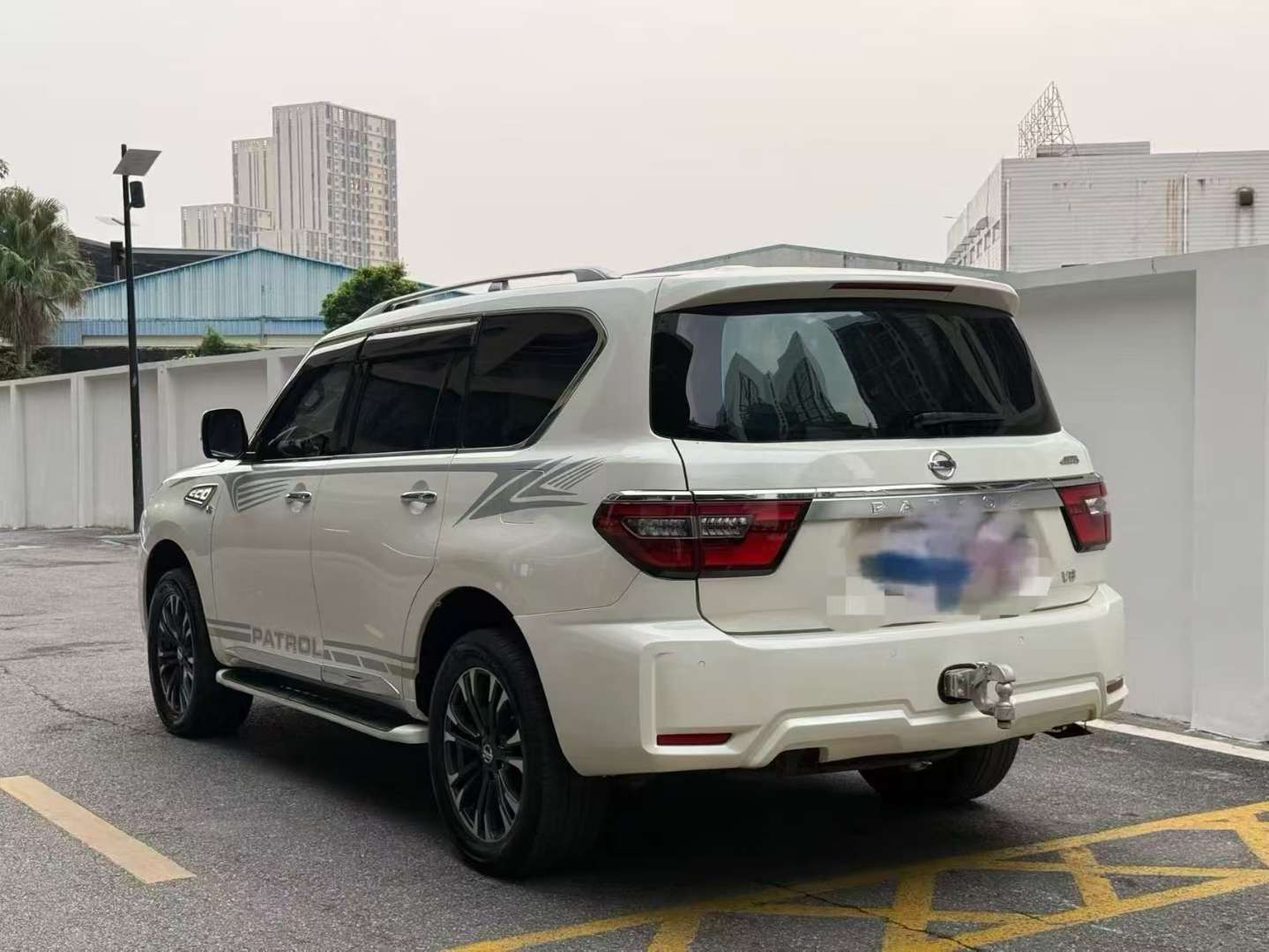 Nissan Patrol 4.0L LE Trim 3