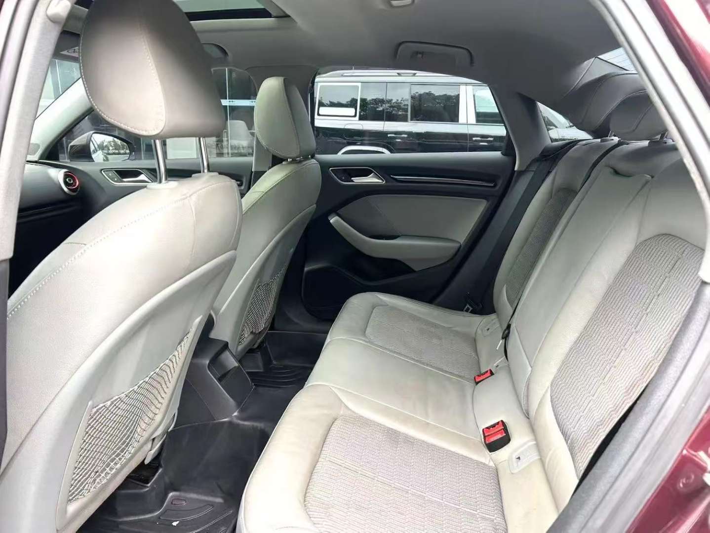 Audi A3 A3 Limousine 35 TFSI Premium 8
