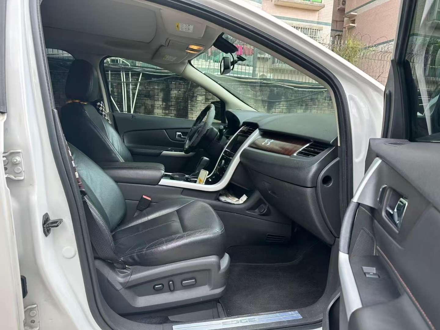 Ford Edge 2.0T Premium Edition (Import) 6