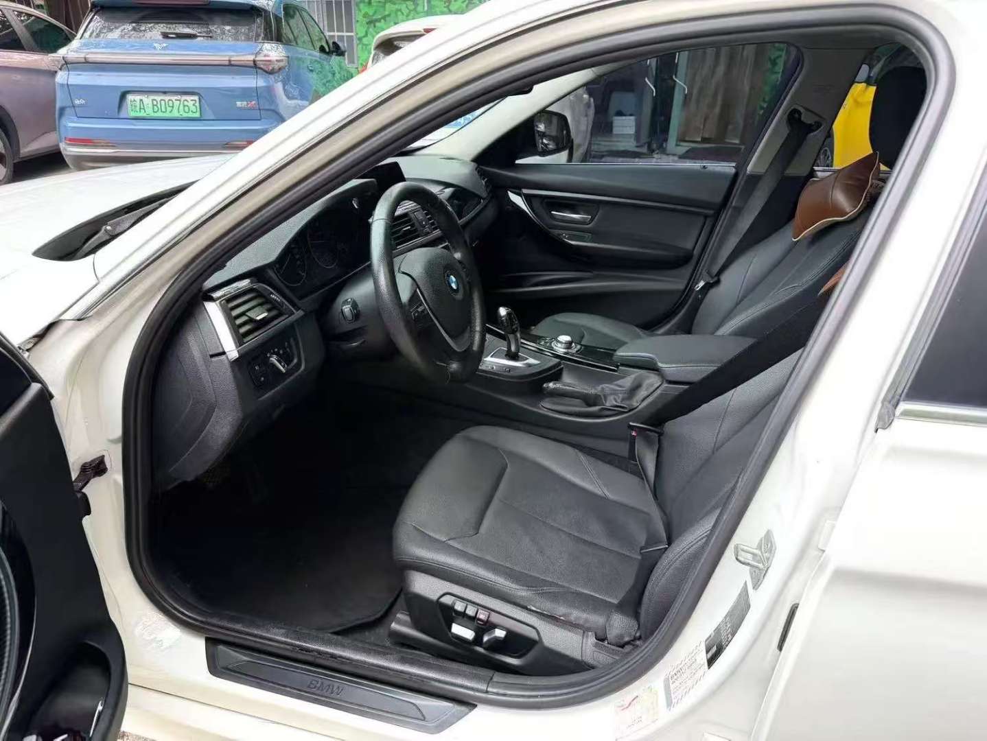 BMW 3 Series 320Li 2.0T Sport 8