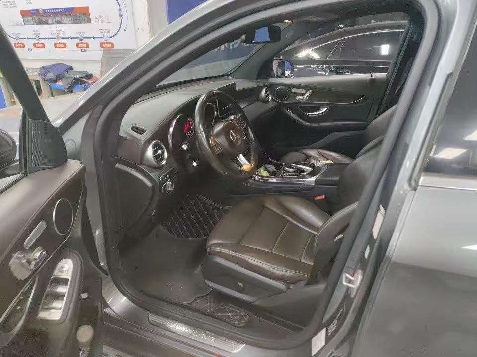 Mercedes-Benz GLC 300 4MATIC 2.0T Dynamic 5