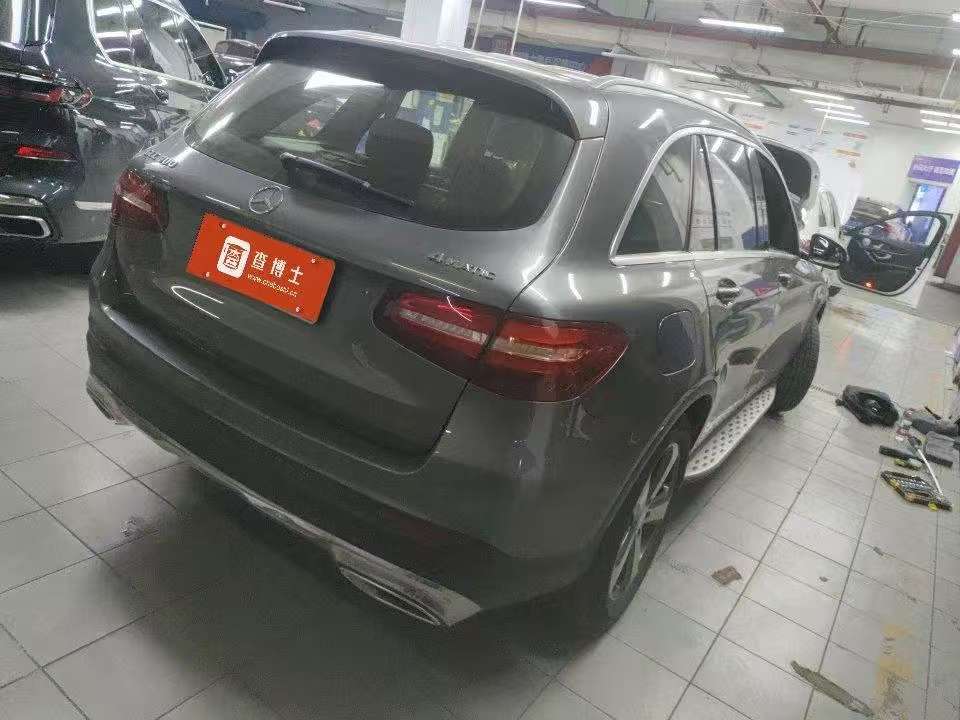 Mercedes-Benz GLC 300 4MATIC 2.0T Dynamic 4