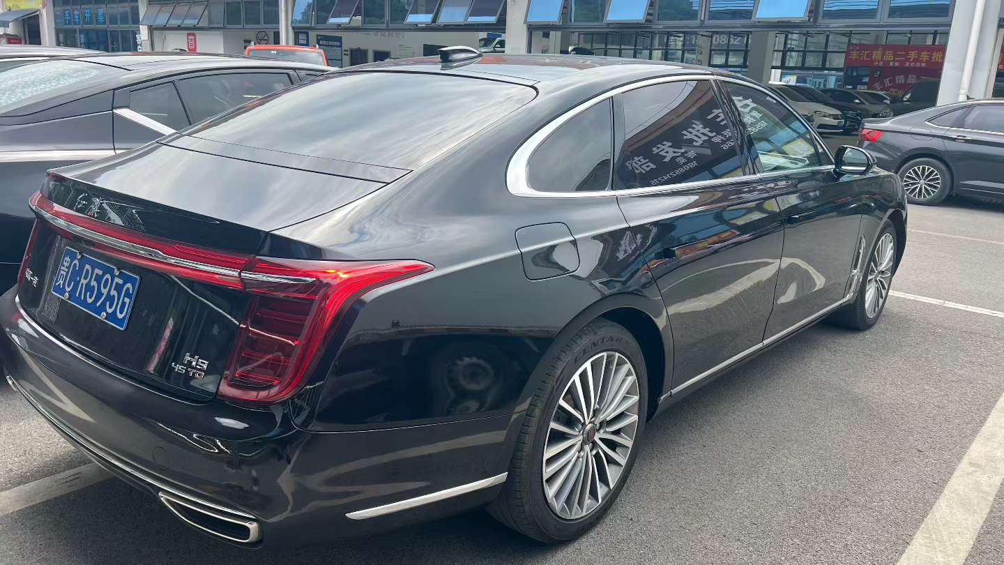 Hongqi H9 5