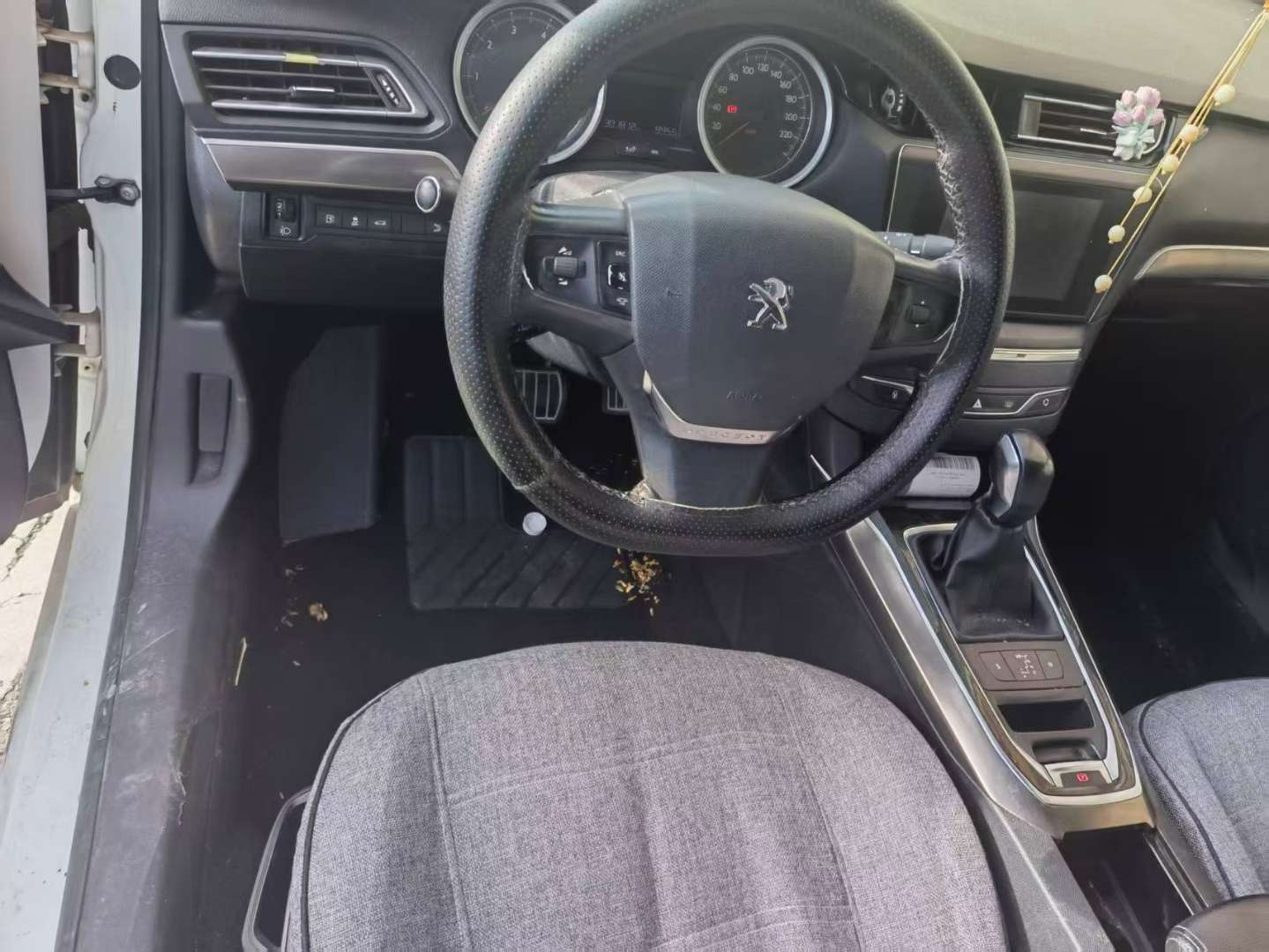Peugeot 408 1.8L Automatic Sunroof 2