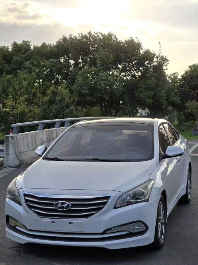 Hyundai Mistra 1.8L Automatic Sunroof 3