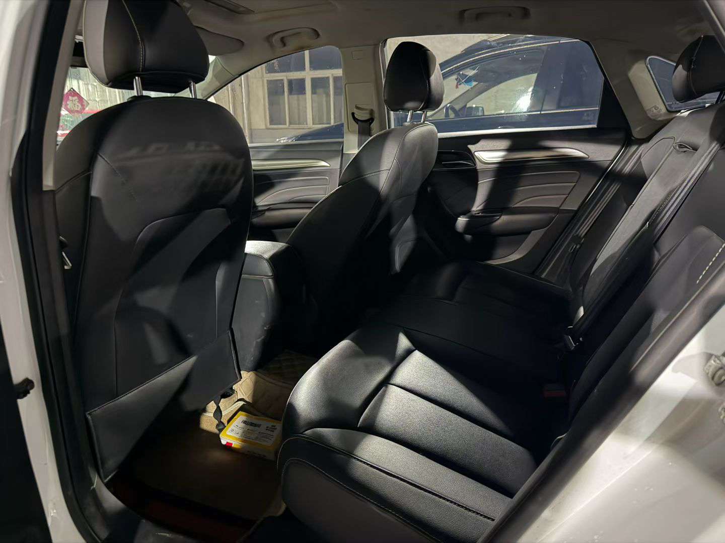 Roewe i6 8