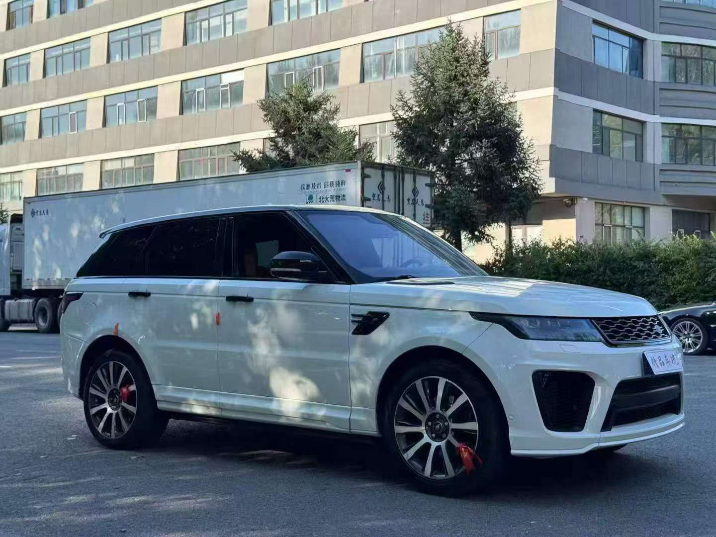 Land Rover Range Rover Sport 3.0T Gasoline 3