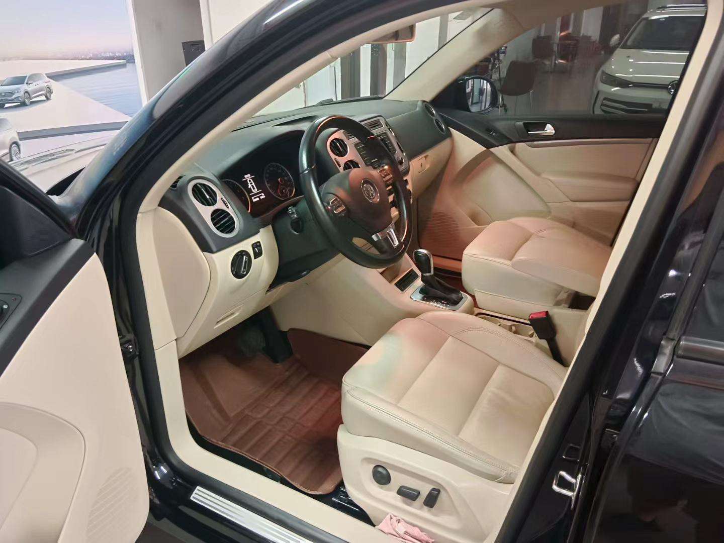 Volkswagen Tiguan 1.8T Comfort Edition 3