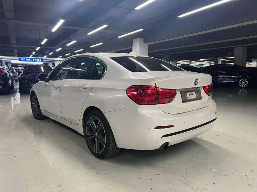 BMW 1 Series 1.5T Sport 3