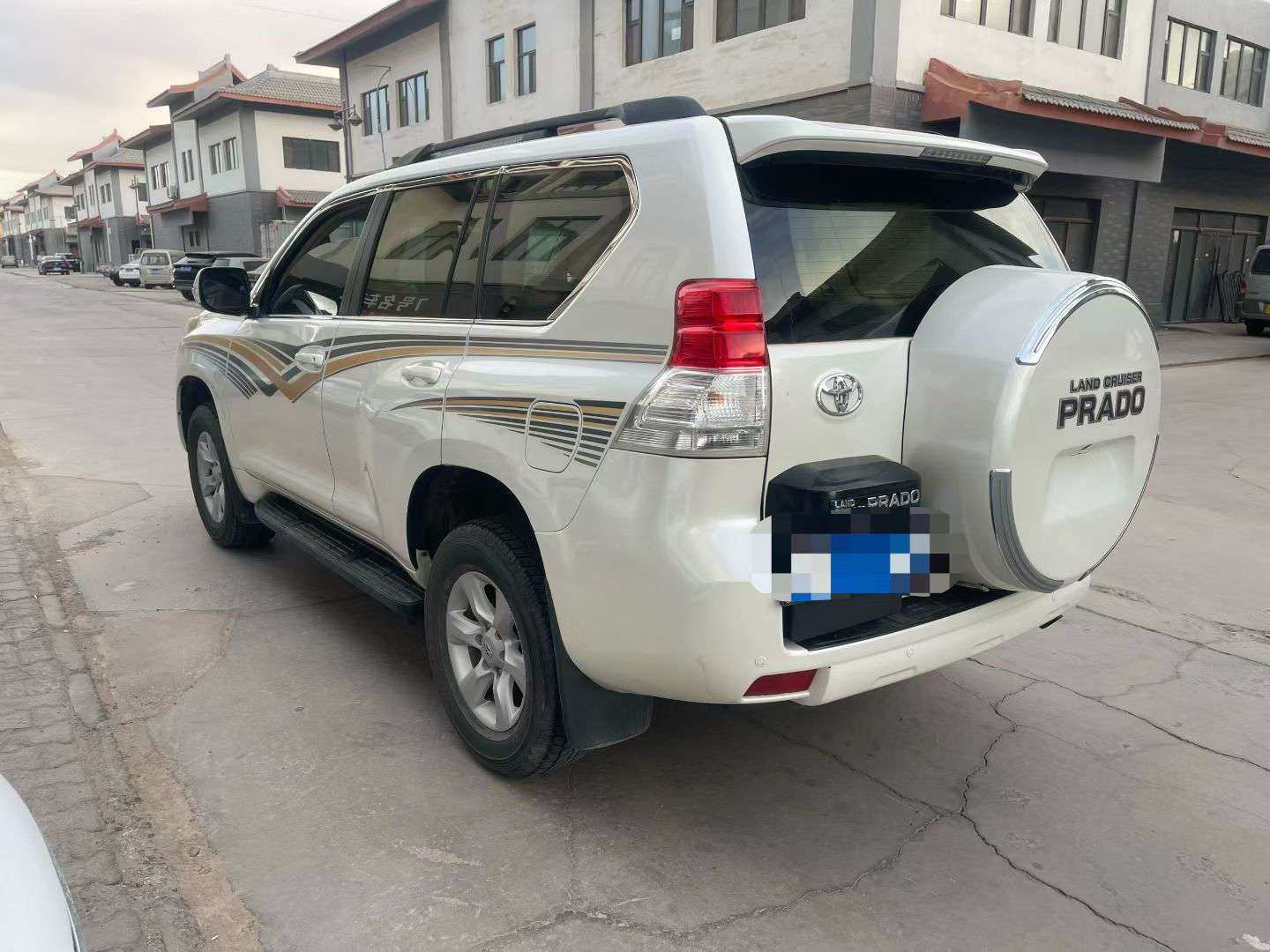 Toyota Prado 7-Seater 4