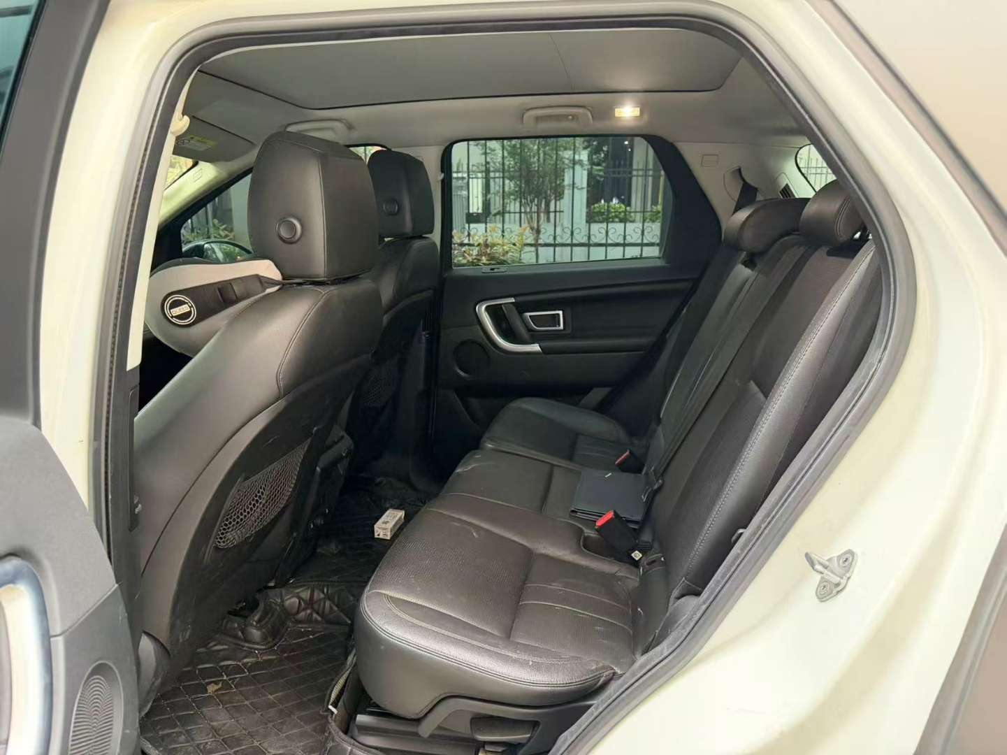 Land Rover Discovery Sport 2.0T HSE AWD 7-Seater 7