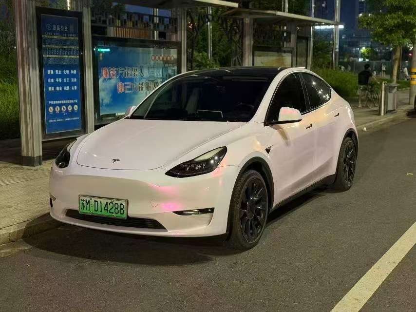 Tesla Model Y Standard Range
