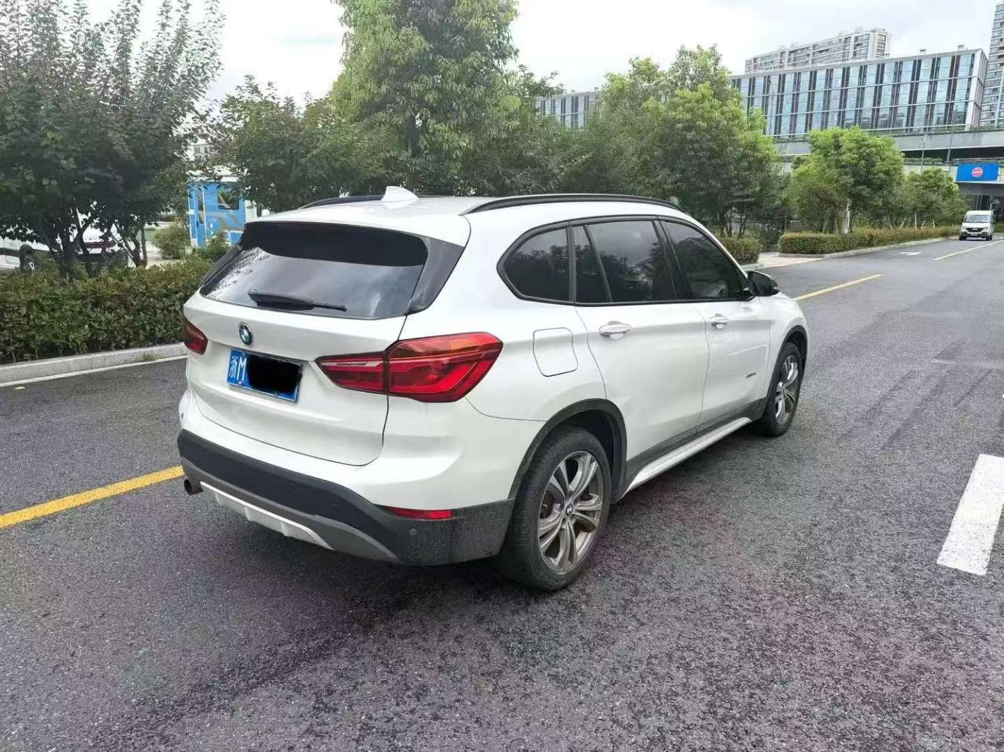 BMW X1 1.5T Premium 4