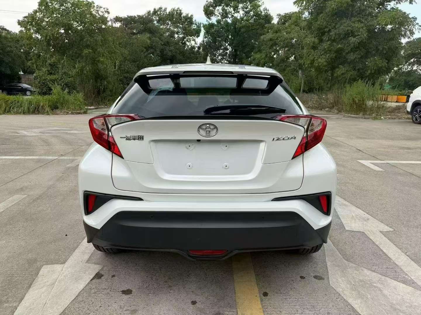 Toyota IZOA 2.0 Automatic Sunroof 5