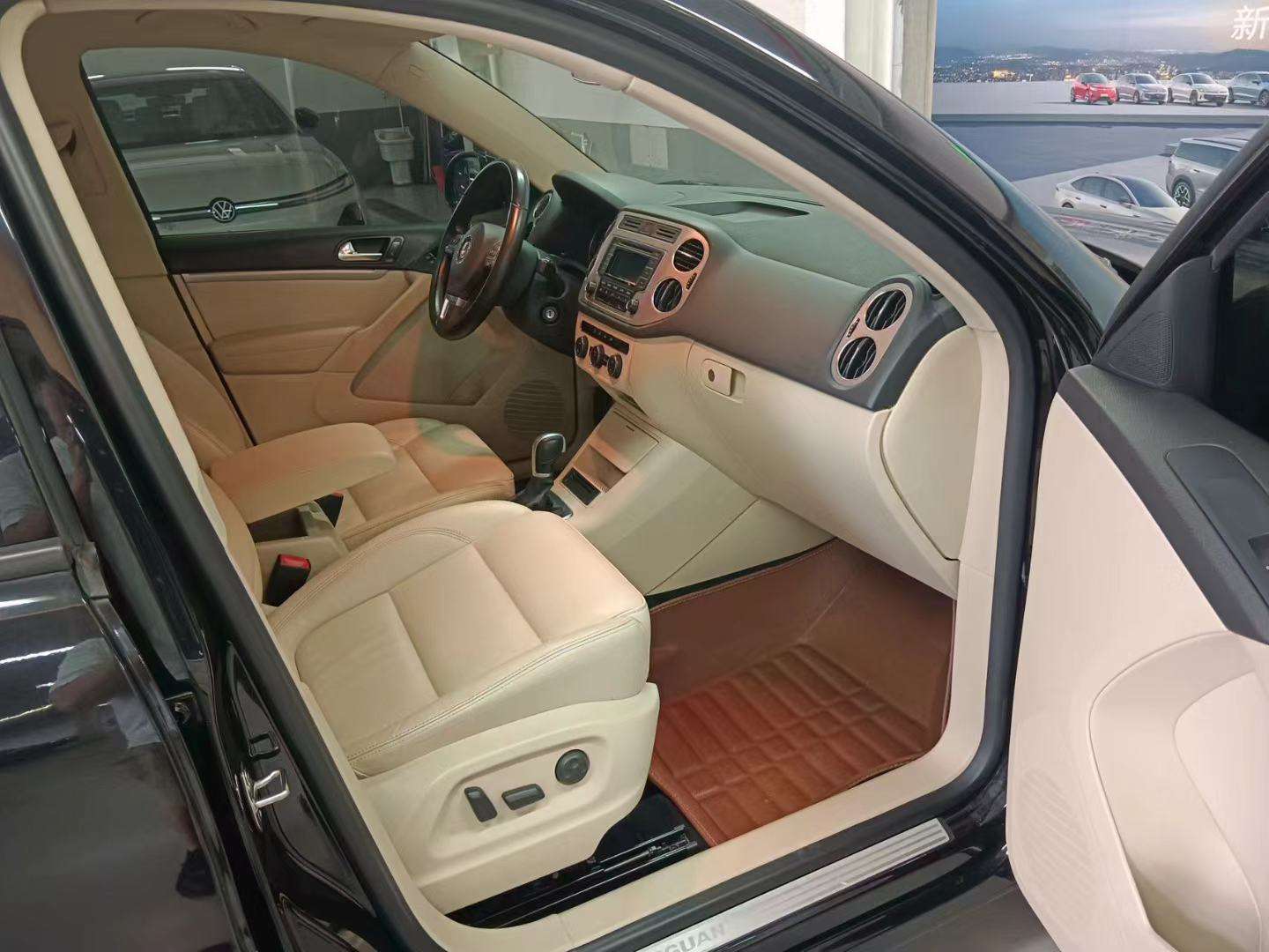 Volkswagen Tiguan 1.8T Comfort Edition 4