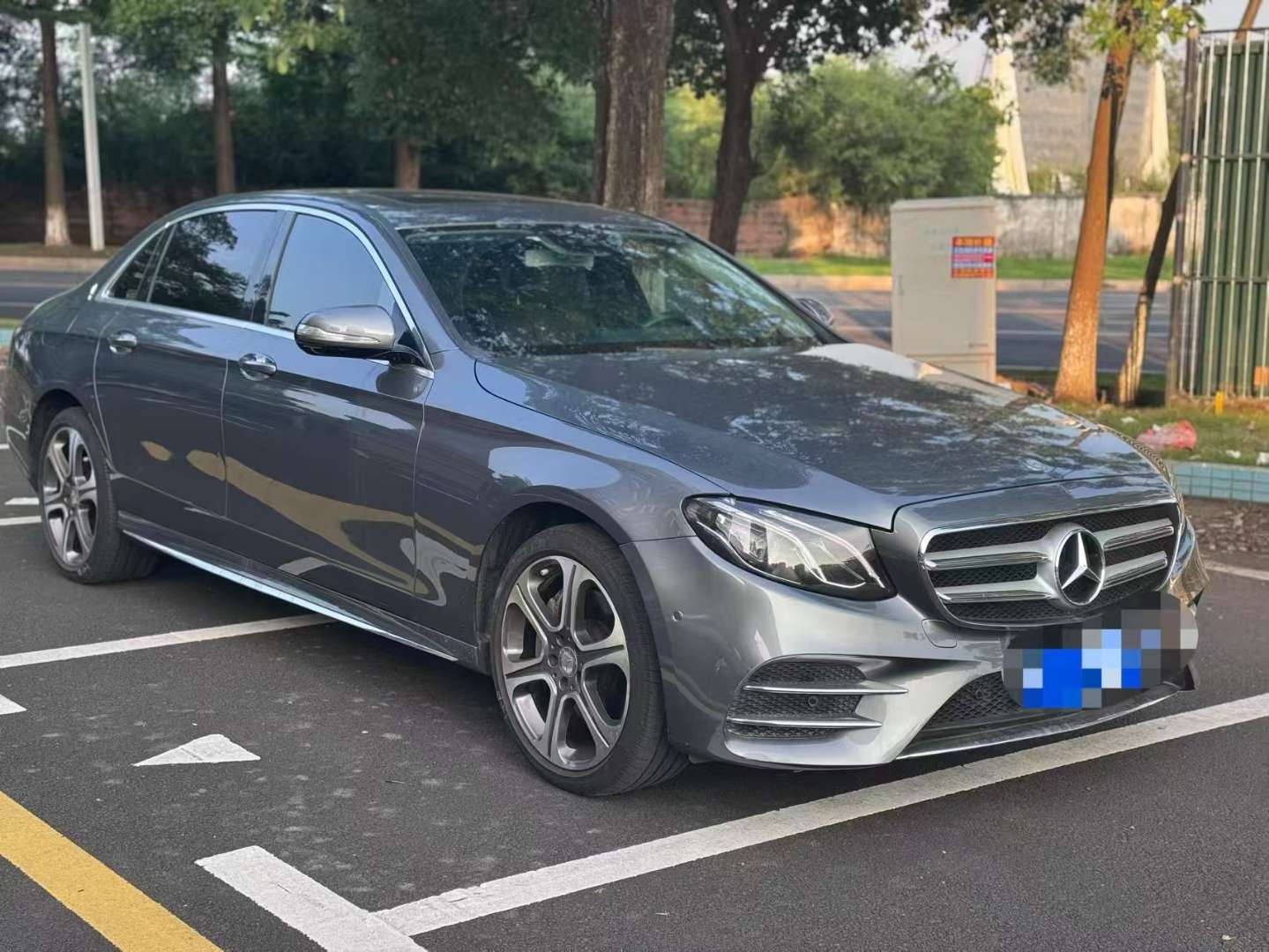 Mercedes-Benz E-Class 2