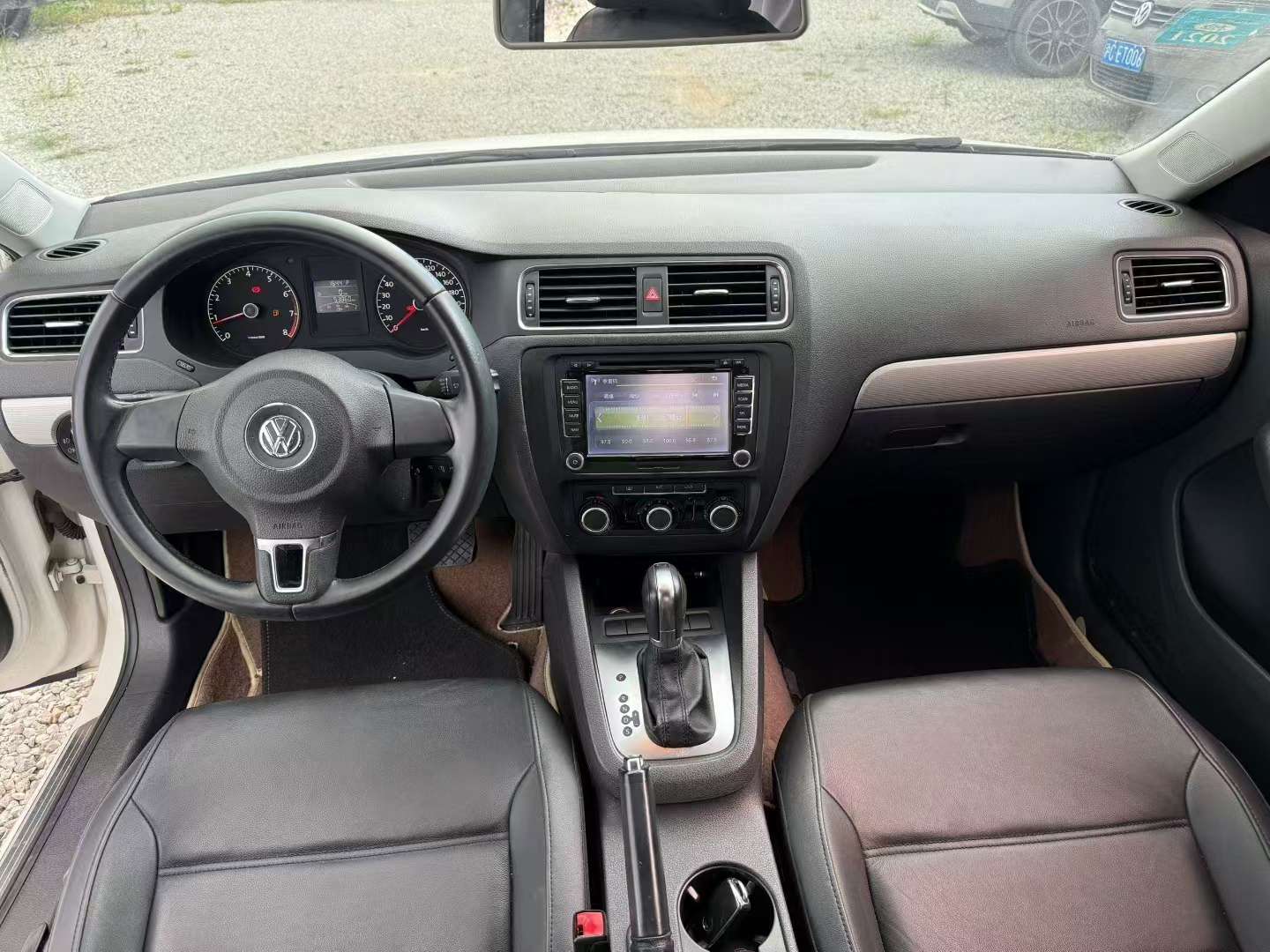 Volkswagen Sagitar 2014 Facelift 1.6L Automatic Sunroof 5