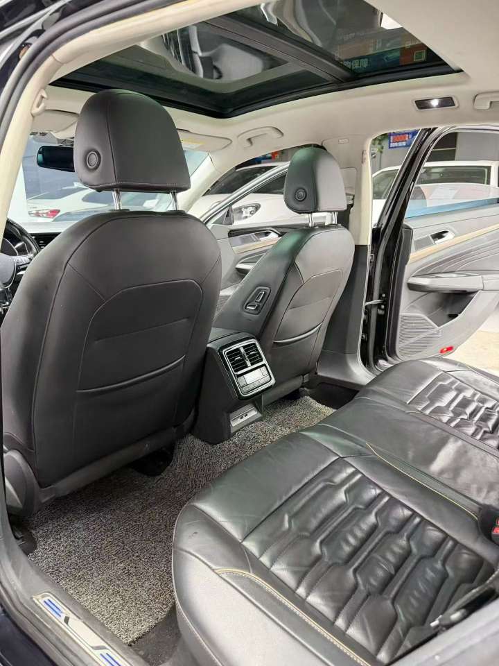 Volkswagen Passat 4