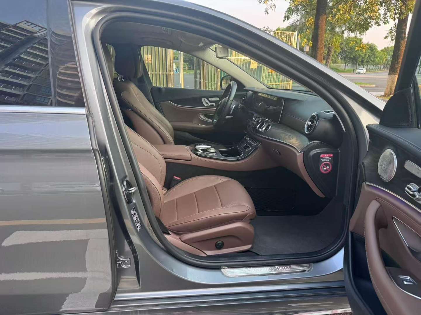 Mercedes-Benz E-Class 8