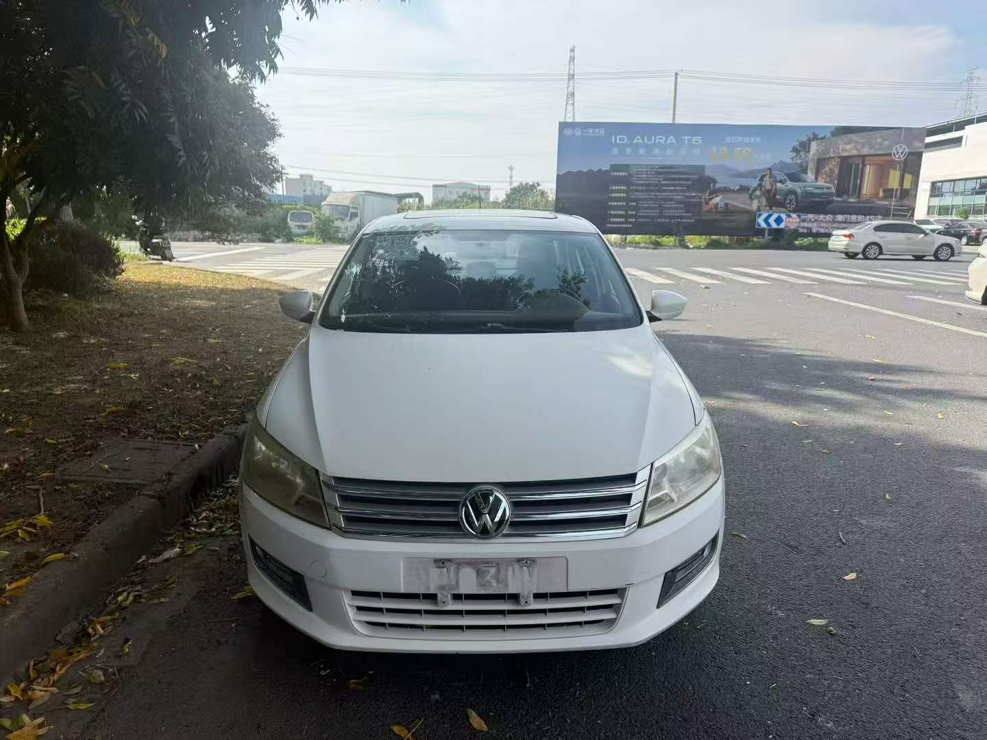 Volkswagen Santana 2014 1.6 Automatic Sunroof High Spec