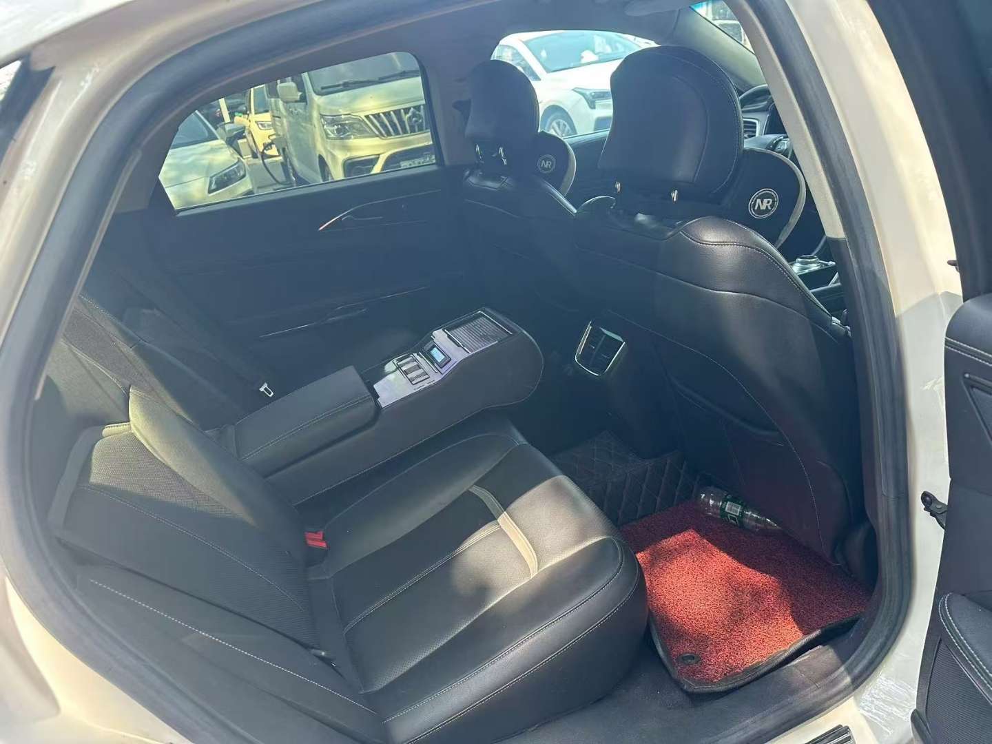 Ford Taurus 2.0T Luxury Edition 6
