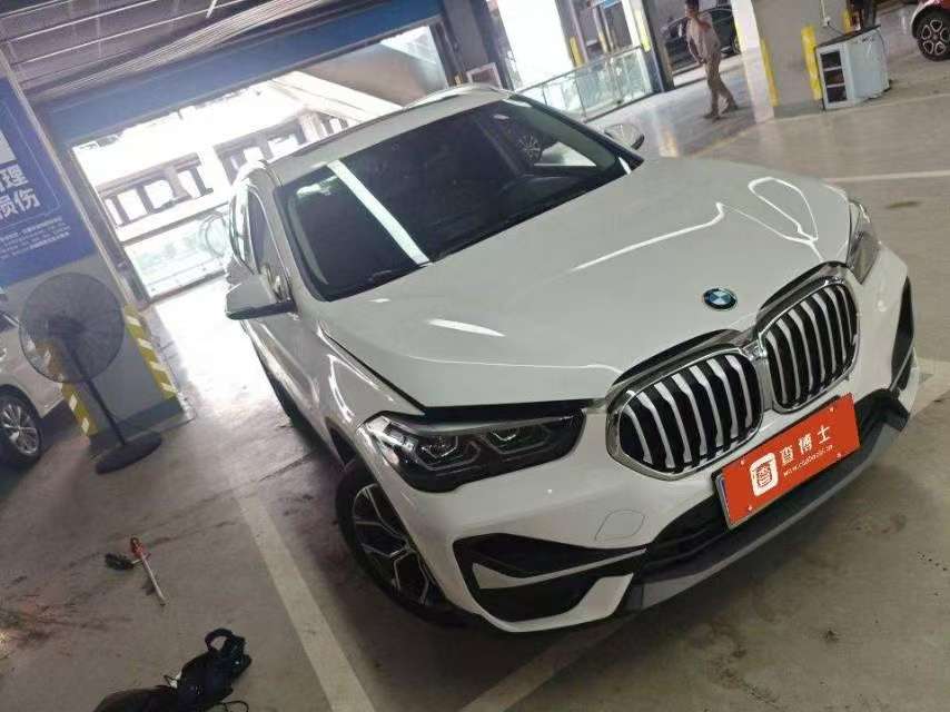 BMW X1 2.0T sDrive25Li 2.0T Leading 2