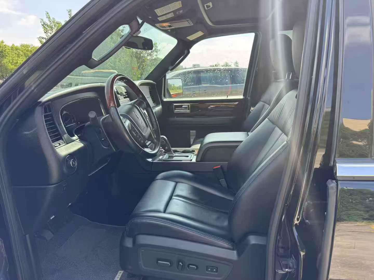 Lincoln Navigator 4WD Extended 3.5TT 5