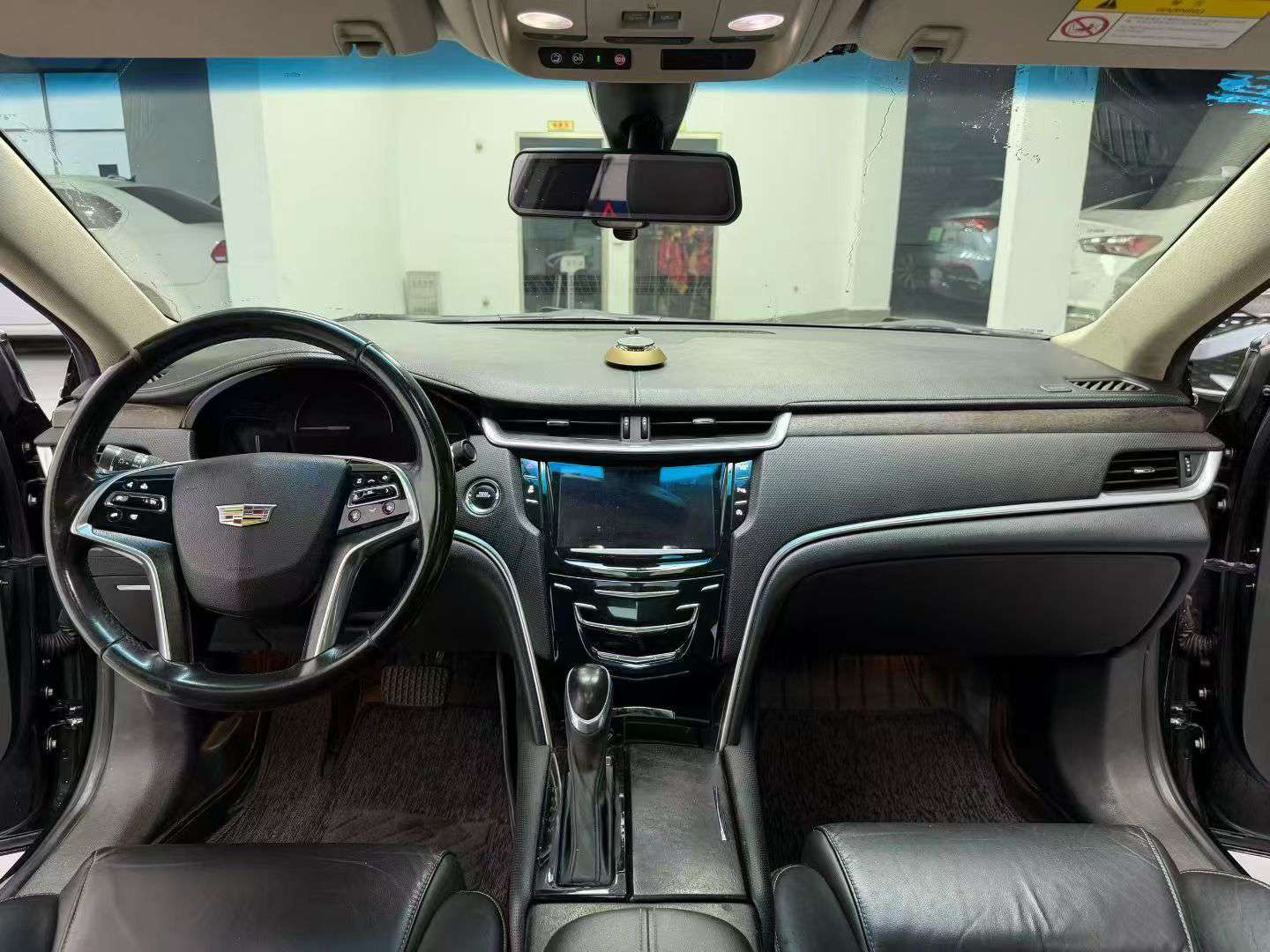 Cadillac XTS 4